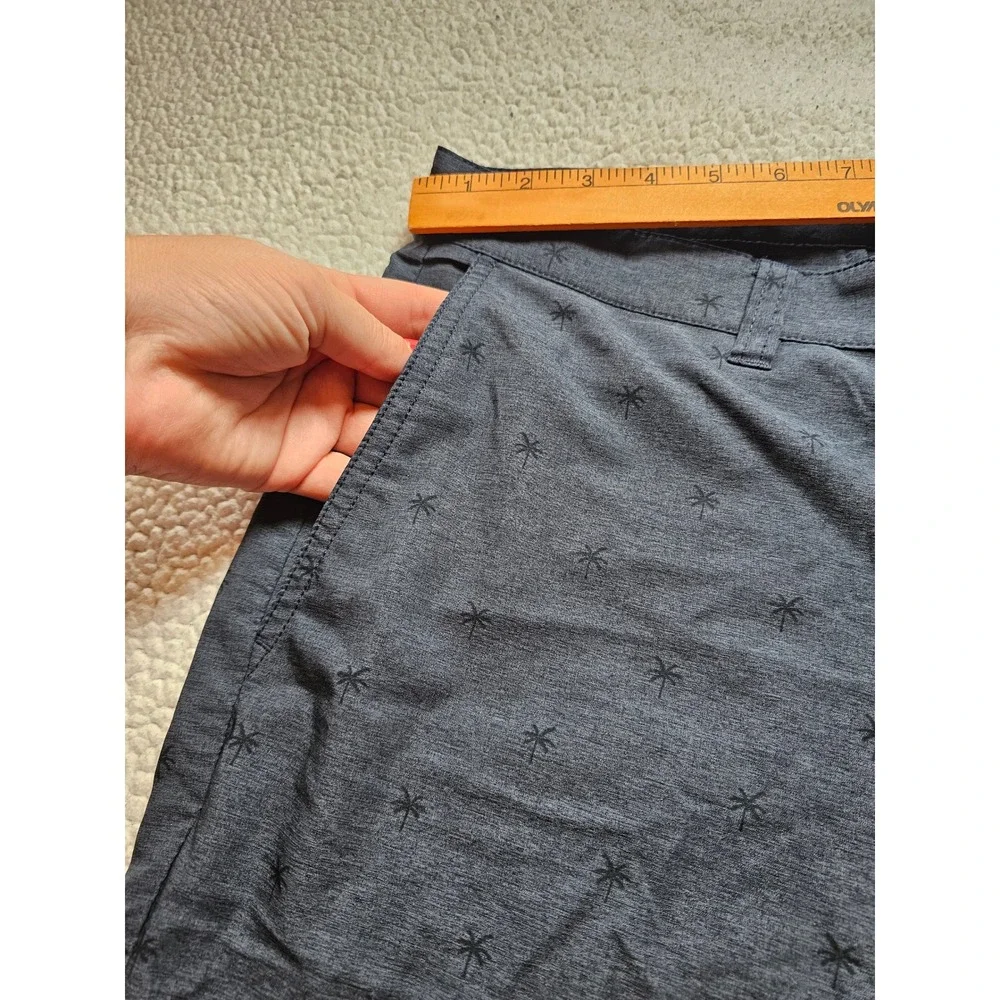TravisMathew Mens 38 Golf Shorts Charcoal Gray Palm Tree Print